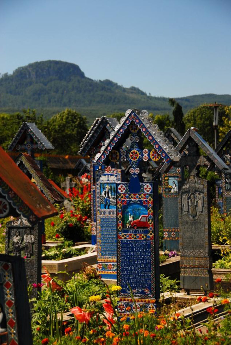 merry cemetery 03